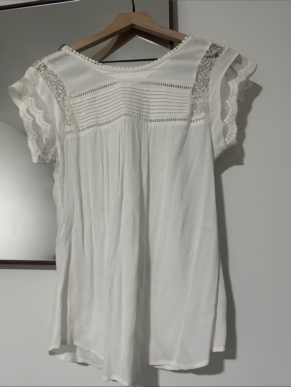 Daniel Rainn Women's White Lace Trim Short Sleeve Blouse